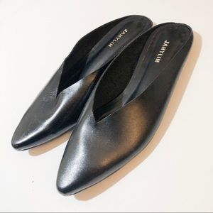 Size 4.5-5 Janylin Pointed Flats Black